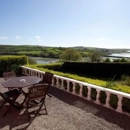 Bridgeview Bed & Breakfast 4*